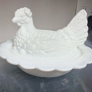 Mosser 6” Milk Hen on Nest